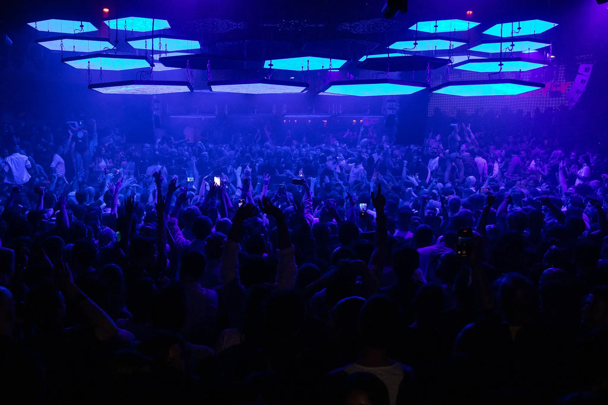 Проблема наркотиків в Ібіці: клуби перевантажують швидку допомогу острова